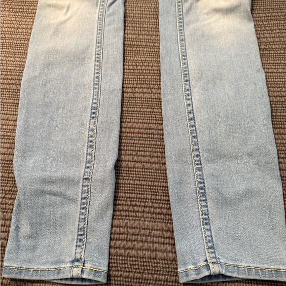 📦 Hollister Skinny Blue Jeans with Faded Distressing - Picture 5 of 11